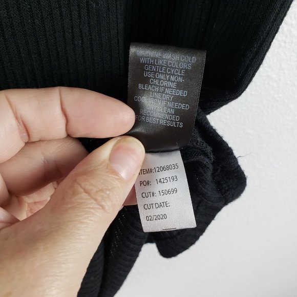 Torrid Women's Size 00 Sleeveless Ribbed Turtleneck Black Classic Layering Tank - Picture 6 of 8